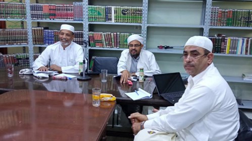 منتدى البحث العلمي بكلية الشريعة والقانون بجامعة الأحقاف يعقد جلسة بحثية بعنوان ( رواية الحديث بالمعنى وأثرها في الخلاف الفقهي).  (4)