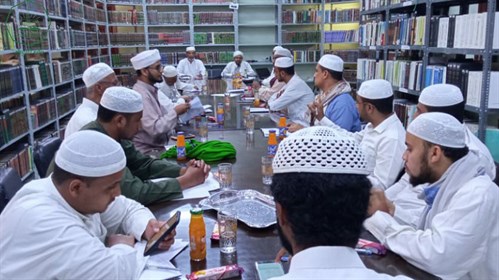 منتدى البحث العلمي بكلية الشريعة والقانون بجامعة الأحقاف يعقد جلسة بحثية بعنوان ( رواية الحديث بالمعنى وأثرها في الخلاف الفقهي).  (5)