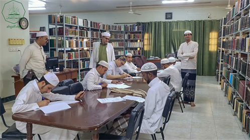 جامعة الأحقاف تدشن امتحانات الفصل الدراسي الأول بكلية الشريعة والقانون للعام الجامعي 2022-2023م (8)