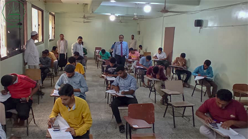 جامعة الأحقاف تدشن امتحانات الفصل الدراسي الأول بكلية الادارة والاقتصاد للعام الجامعي 2022-2023م (3)