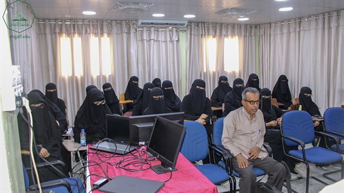 كلية هندسة و علوم الحاسوب بجامعة الإحقاف تقيم فعاليات اليوم المفتوح لعرض مشاريع طلبة الكلية و تكريم الاوائل للفصل الاول للعام الجامعي 2022-2023. (9) (1)