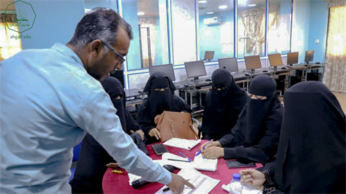 ختام دورة مهارات التخطيط التشغيلي ومؤشرات الأداء بجامعة الاحقاف (3)