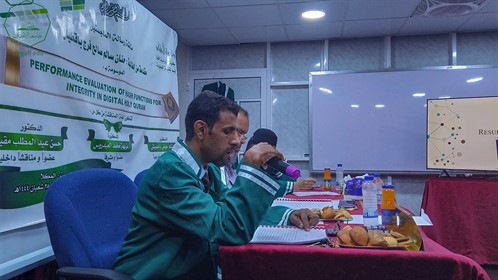 شهادة الماجستير للباحثة حنان سالم صالح فرج باقطيان من كلية الدراسات العليا جامعة الأحقاف في قسم تقنية المعلومات (4)