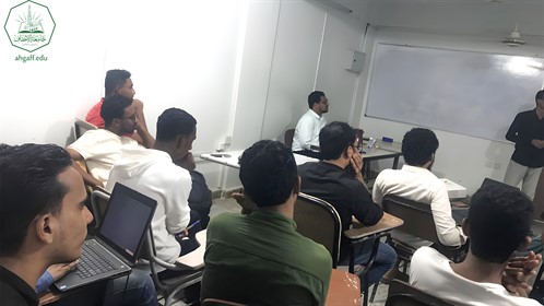 كلية هندسة وعلوم الحاسوب بجامعة الاحقاف تقيم الأسبوع الثاني من برنامج العروض التقديمية تحت اشراف وحدة اللغة الانجليزية للعام الجامعي 2022-2023م (2) (3)