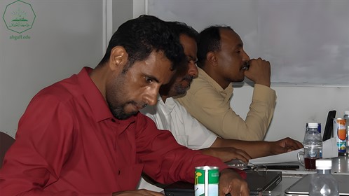 كلية هندسة وعلوم الحاسوب بجامعة الاحقاف تقيم الأسبوع الرابع من برنامج العروض التقديمية تحت اشراف وحدة اللغة الانجليزية للعام الجامعي 2022-2023م (3)