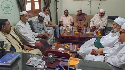 عميد كلية الشريعة والقانون جامعة الأحقاف يستقبل مدير عام مديرية تريم (6)