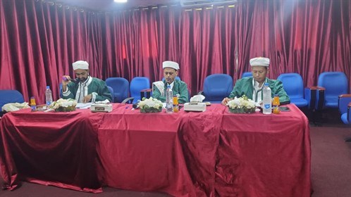 الباحث محمد ولدان بن عبدالحكيم يحصل على درجة الماجستير من جامعة الأحقاف 1