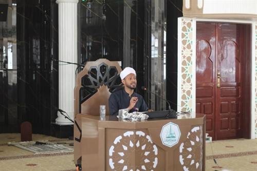 كلية الشريعة والقانون بجامعة الأحقاف بتريم تختتم دورة الخطابة والخروج الدعوي 04