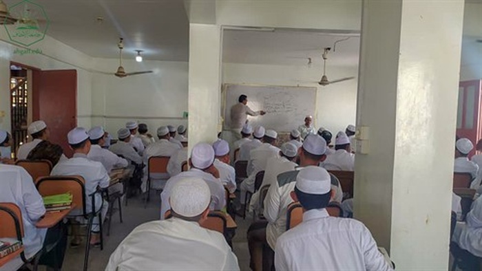 كلية الشريعة والقانون فرع المكلا ترحب بطلاب المستوى الأول للعام الجامعي 2022-2023م