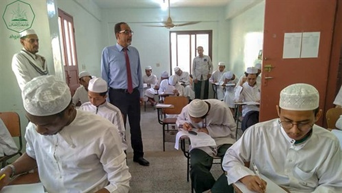 جامعة الأحقاف تدشن امتحانات الفصل الدراسي الأول بكلية الشريعة والقانون فرع المكلا للعام الجامعي 2022-2023م