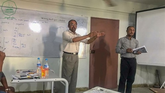 كلية هندسة وعلوم الحاسوب بجامعة الاحقاف تدشن برنامج العروض التقديمية تحت اشراف وحدة اللغة الانجليزية 