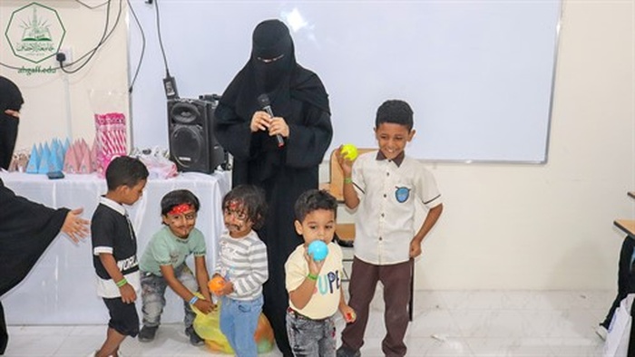كلية البنات بجامعة الأحقاف تقيم الحفل التكريمي السنوي للأيتام