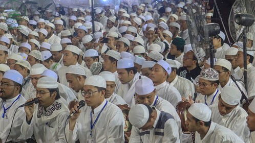 المولد النبوي السنوي الكبير بكلية الشريعة والقانون جامعة الأحقاف