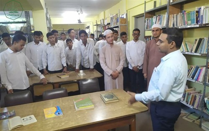 طلاب ثانوية النهضة العلمية الأهلية بسيئون في زيارة لجامعة الأحقاف