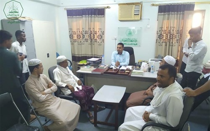 طلاب ثانوية النهضة العلمية الأهلية بسيئون في زيارة لجامعة الأحقاف