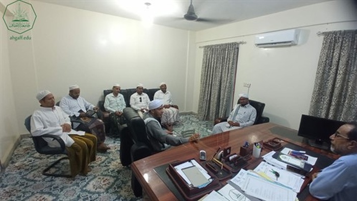 وفد دار القرآن للدراسات القرآنية بسيئون في زيارة لجامعة الأحقاف