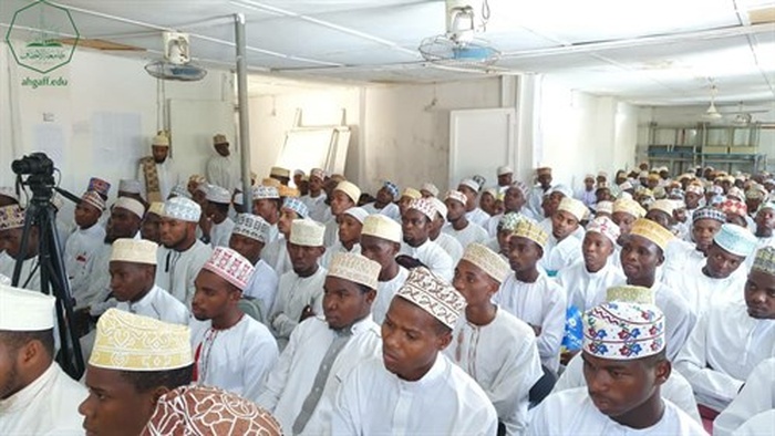 نائب رئيس جامعة الاحقاف والوفد المرافق له في ضيافة معهد الجنيد الإسلامي