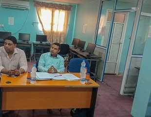 كلية الادارة والاقتصاد بجامعة الاحقاف تقيم مناقشة أبحاث التخرج