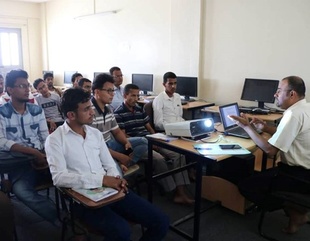 بدء العام الدراسي بجامعة الأحقاف