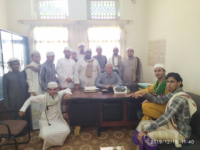 نزول ميداني لطلاب المستوى الثالث قسم الشريعة والقانون بجامعة الأحقاف برفقة أساتذتهم إلى نيابة استئناف سيؤون ونيابة مديرية سيؤون الابتدائية.