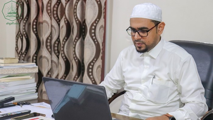 -الوحيدة على مستوى اليمن في المؤتمر الدولي- جامعة الأحقاف تشارك ببحث علمي حول مستقبل الذكاء الاصطناعي المقام بالقاهرة
