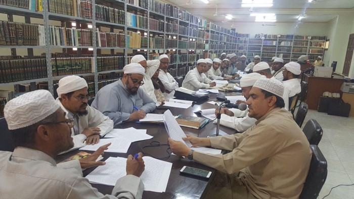 منتدى البحث العلمي بكلية الشريعة والقانون بجامعة الأحقاف يستأنف عقد جلساته البحثية