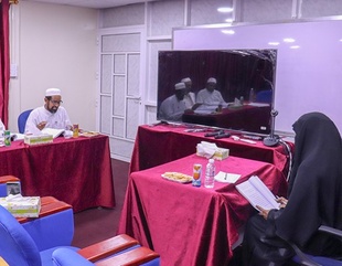 كلية الدراسات العليا تمنح درجة الماجستير للطالبة صوفيا فرج محمد باموسى