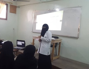 كلية البنات تقيم محاضرة بعنوان الاستخدام العشوائي للأدوية