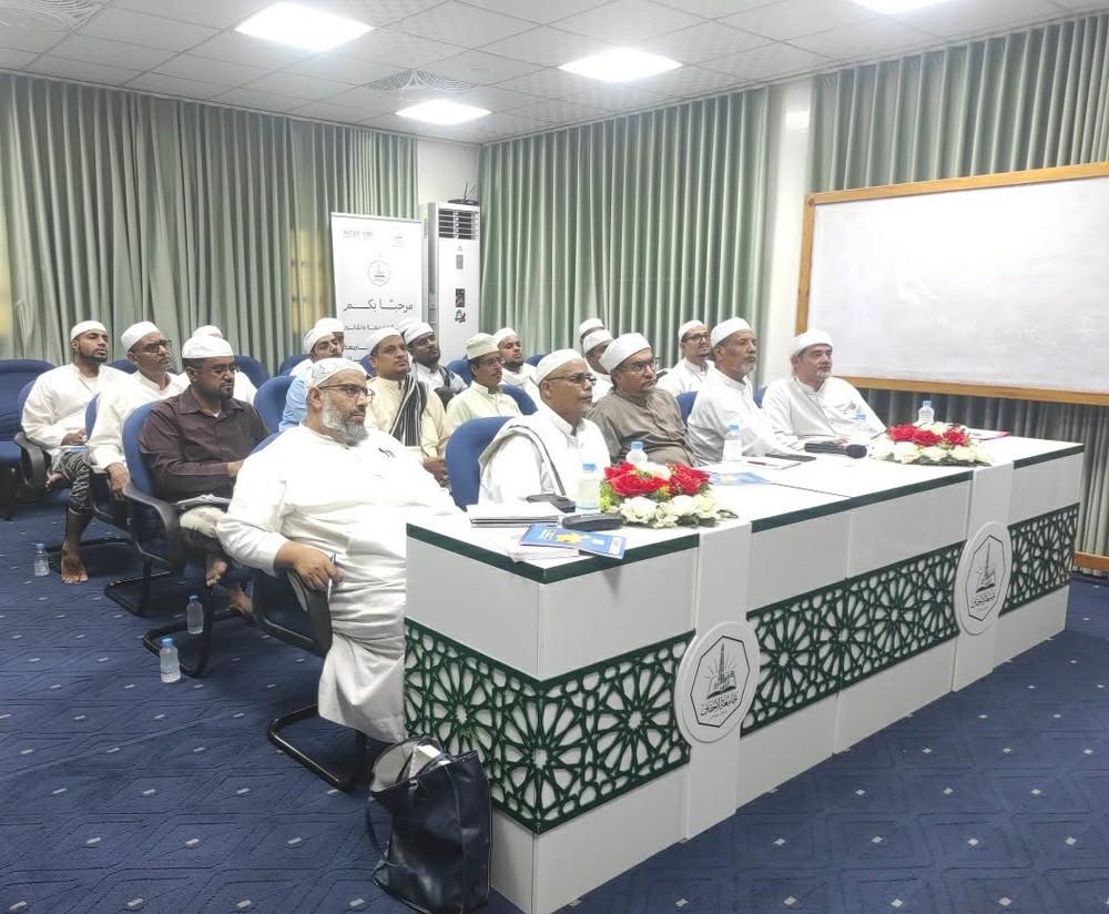 جامعة الأحقاف تنظم دورة متخصصة في الدراسة الذاتية وفنيات كتابة تقارير الاعتماد الأكاديمي